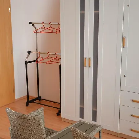 Safran - Dorothy 44, * 多纳瓦利